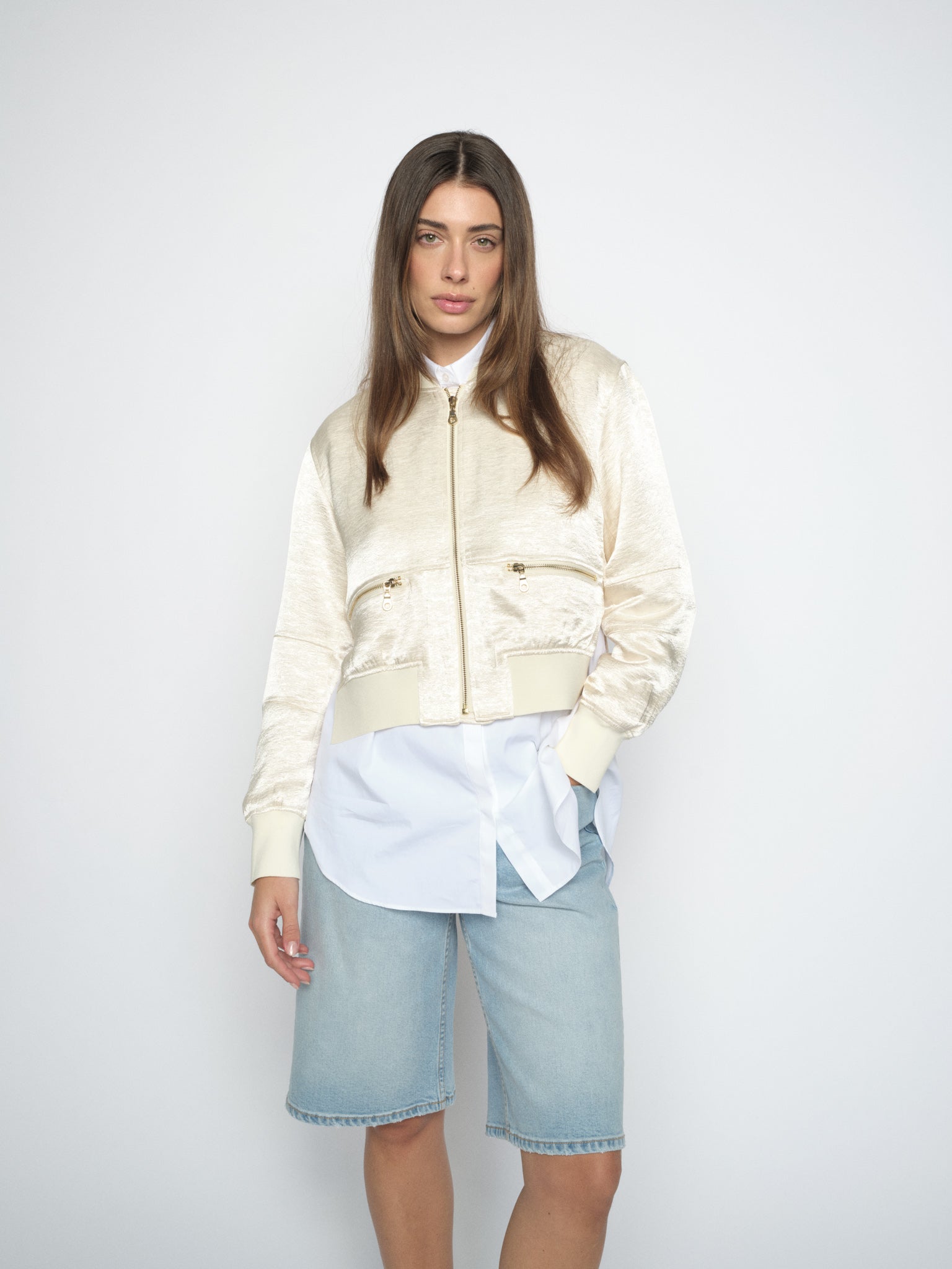 Modelshot / Light Blue / Detail